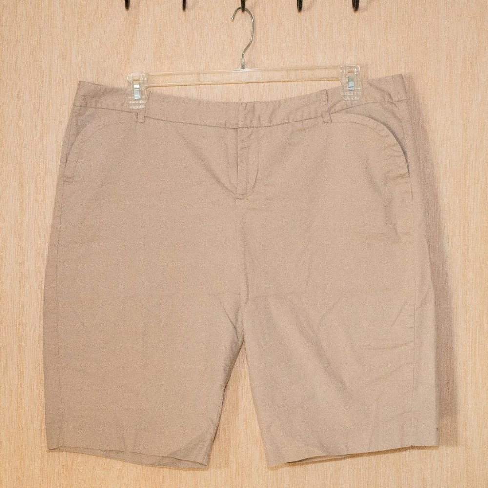 Target Mossimo Stretch Tan Khaki Bermuda Shorts, Size 16
